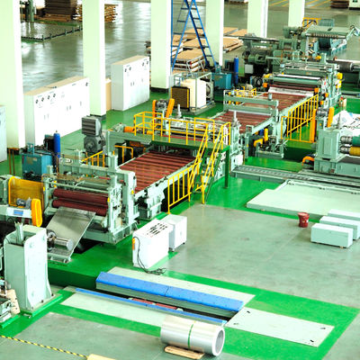 Производственная линия CNC для выравнивания и разрезания нагретых стальных листов