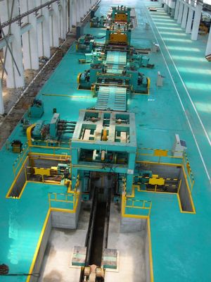 Производственная линия CNC для выравнивания и разрезания нагретых стальных листов