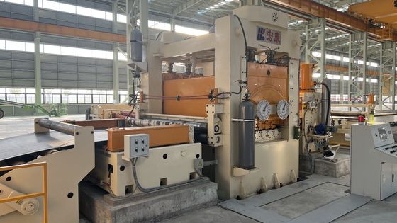Стальная катушка разворачивает и режет по длине высокая производительность